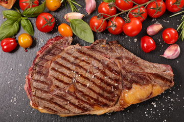 grilled beef and tomatoes