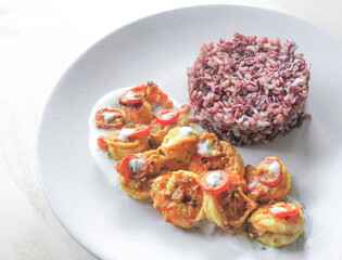 Masala prawns with brown rice