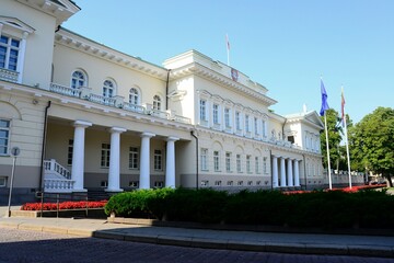 Fototapeta na wymiar Exterior of the Presidential palace in Vilnius city
