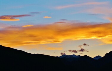 Abend, Wolken, Berge