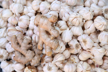 pilesof ginger and Garlic