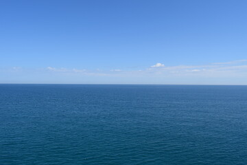 Obraz premium Mare con nuvole all'orizzonte