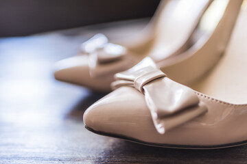 Noses of women's shoes with a bow