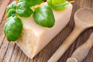 Parmesan und Basilikum