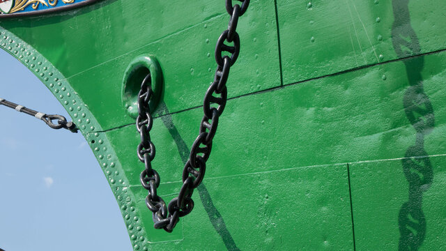 Schiff vor Anker, Hafen Hamburg, 