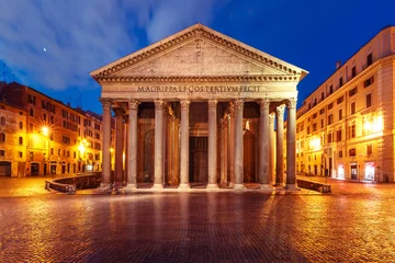 Fototapete Rund The Pantheon, former Roman temple, now a church, on the Piazza della Rotonda, at night, Rome, Italy © Kavalenkava
