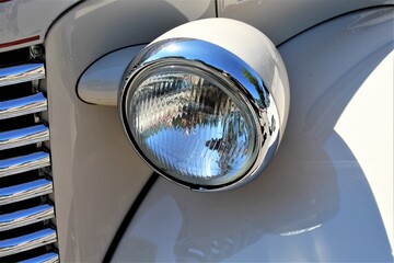 An image of a us classic car, vintage