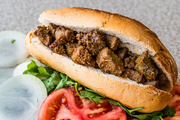 Albanian Liver Sandwich with tomatoes and onions / Arnavut Cigeri