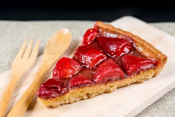 Foto op Plexiglas one slice of pie dessert ready to eat © ilolab