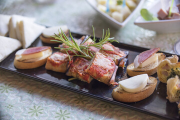 meat, food, gourmet, cheese, delicious, ham, cuisine, appetizer, platter, snack, assortment, meal, italian