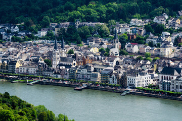 Fototapeta na wymiar Panorama von Boppard an der Rheinschleife