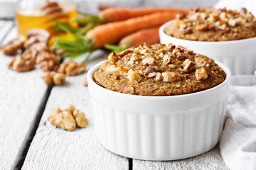 Carrot cakes with walnuts