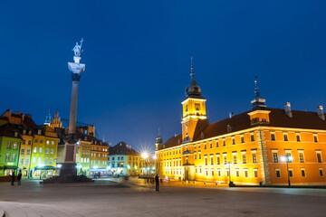 Naklejka na ściany i meble Night view of old town in Warsaw, Poland