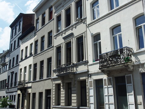 Brüssel: Sanierte Altbaufassaden, Jahrhundertwende