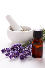 Obraz na płótnie Canvas essential oil and lavender flowers