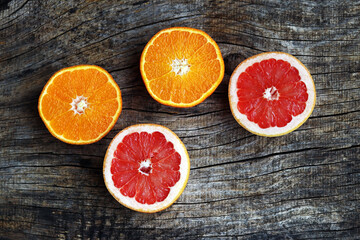 Fototapeta na wymiar Leckere gesunde Orangen und Grapefruit