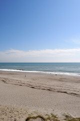 Fototapeta na wymiar 砂浜と水平線
