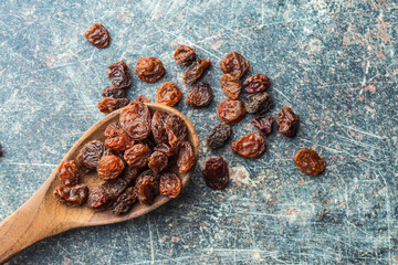 Sweet dried raisins.
