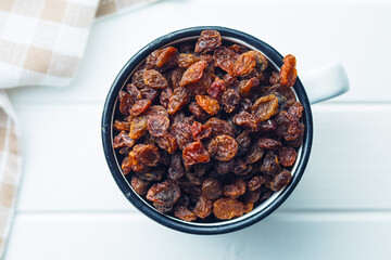 Sweet dried raisins.