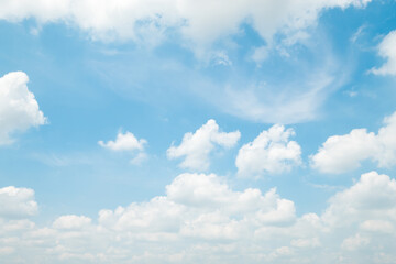 Obraz na płótnie Canvas Beautiful blue sky with beautiful clouds for background.