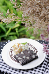 Brownie with ice cream