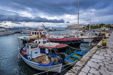 Fototapeta na wymiar The old port of Corfu in Corfu town