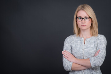 enttäuschte junge frau