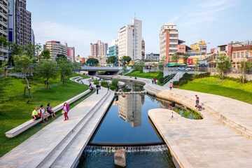 taichung yanagawa riverside park