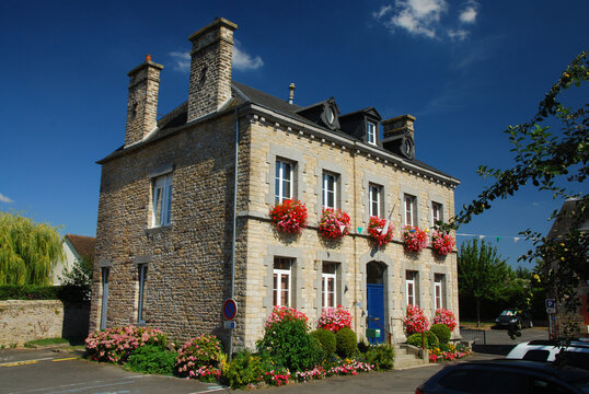 Mairie de Cl&eacute;cy, Normandie, France