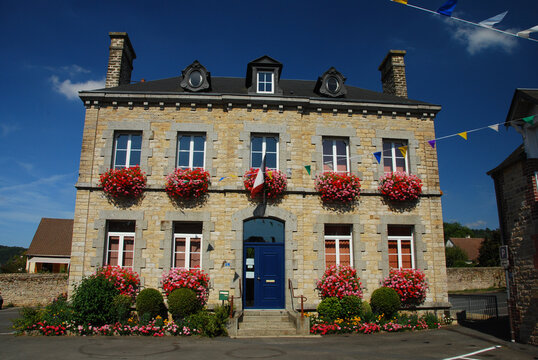 Mairie de Cl&eacute;cy, Normandie, France