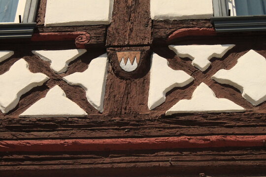 Fränkisches Fachwerk: Detail am Marktplatz der Kleinstadt Zeil am Main