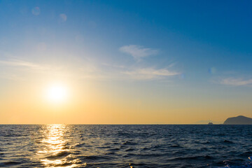 海の日の出