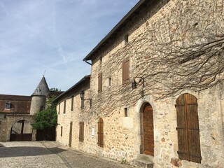 Fototapeta na wymiar Au sein d'un petit village médiéval