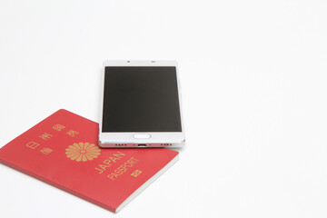 パスポート (10年)とスマートフォン