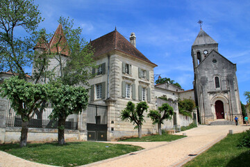 Fototapeta na wymiar Eglise de Bourdeilles.