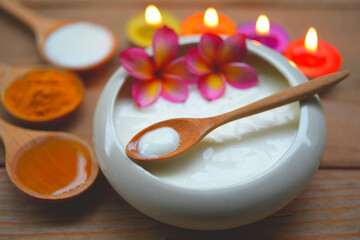 Face Mask with turmeric powder yogurt and honey for skin health.