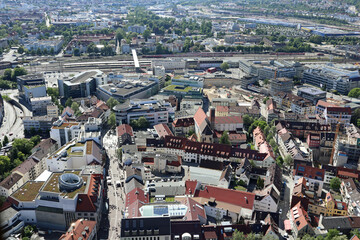 Obraz premium Hauptbahnhof und City von Ulm