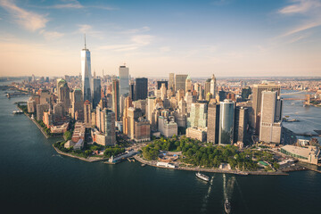 Aerial Views of the Downtown Manhattan Skyline - obrazy, fototapety, plakaty