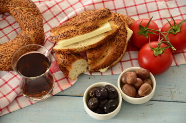 Simit ve Çay , kahvaltı