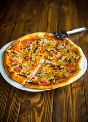 Vegetarian pizza with mushrooms