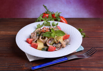 Piece of pasta with pasta and fish and tomato -
Pappardelle di pasta al pesce con pomodoro 
