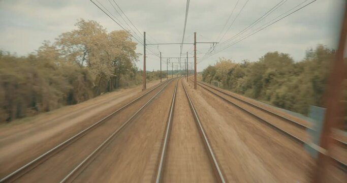 Train Paris Orl&eacute;ans 4K