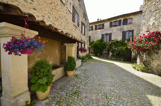 Saignon, village proven&ccedil;al