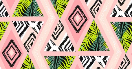 Foto op Plexiglas Lichtroze Hand getekende vector abstracte freehand getextureerde naadloze tropische patroon collage met zebra motief, organische texturen, driehoeken geïsoleerd op pastel achtergrond. Bruiloft, bewaar deze datum, verjaardag, mode decor