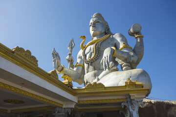 Obraz premium Statue of Lord Shiva was built at Murudeshwar