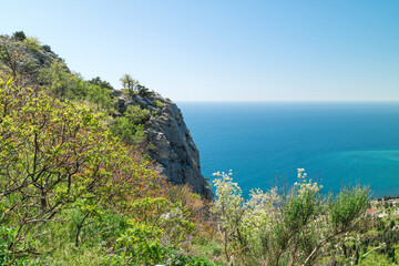 Fototapeta na wymiar Blue lagoon, Crimean resort, view from the mountain-cat on Black sea