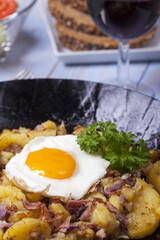 Tiroler Groestl ein Kartoffelgericht