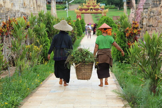 LIMPIEZA DEL TEMPLO EN KALAW