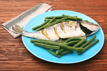 Grilled sea bream fish with green beans