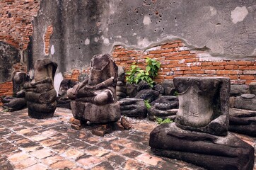 Fototapeta na wymiar Broken Buddhas